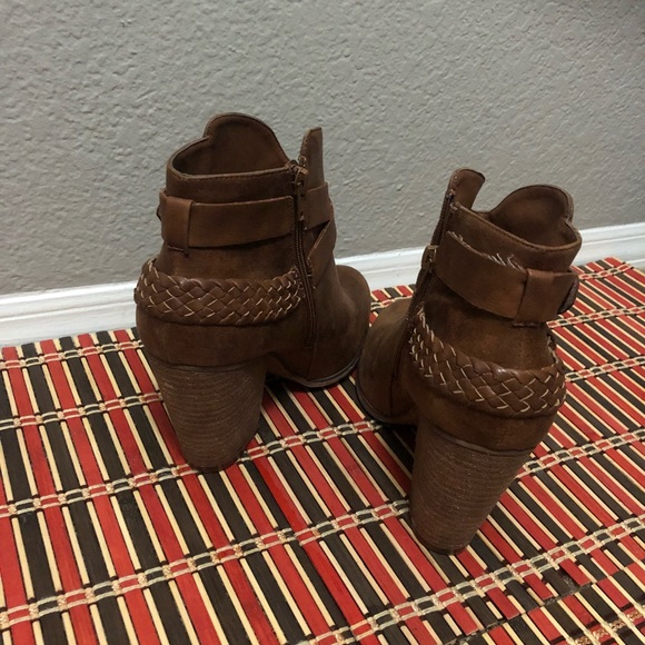 zozo Shoes Woman Winter Boots Xoxo Size 8 Poshmark